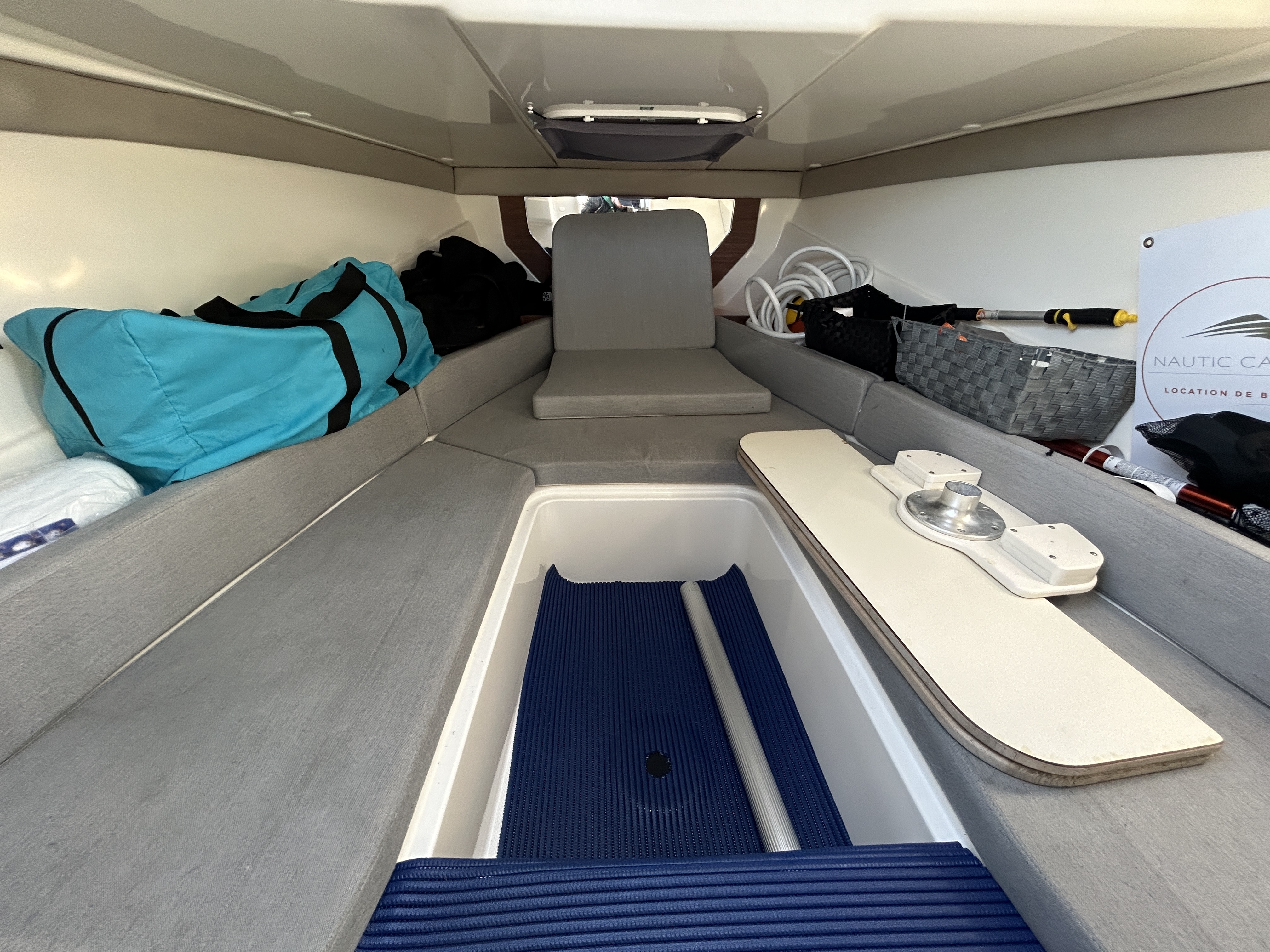 slider 19 Quicksilver Activ 755 Sundeck